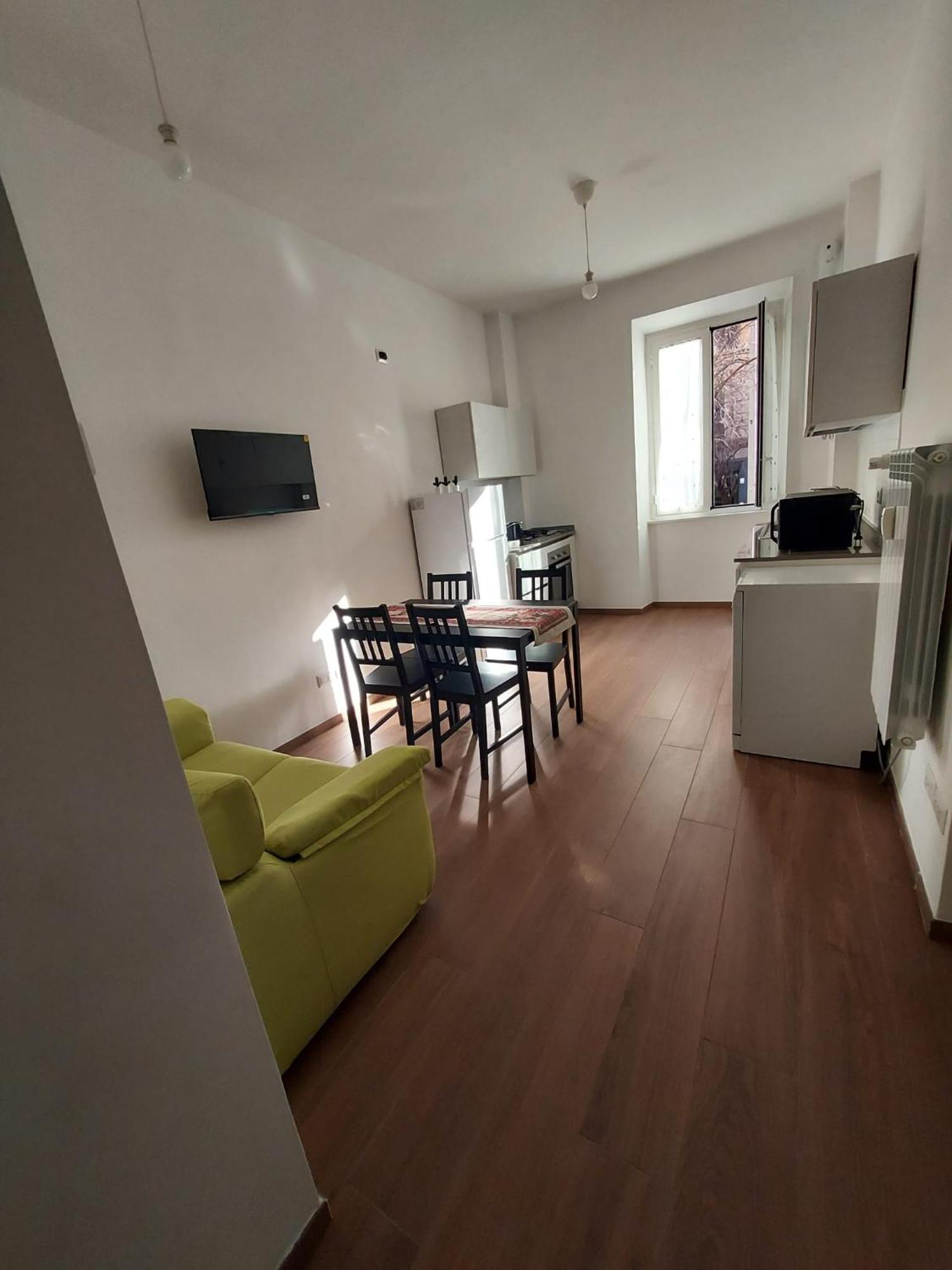 Carol House Piazza Bologna Apartment *